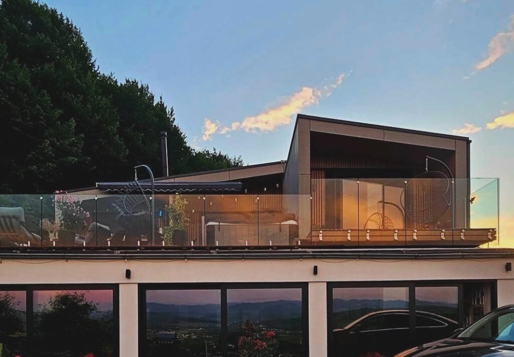 747F32F5-9AB6-42D1-BF56-5E5C541618FC